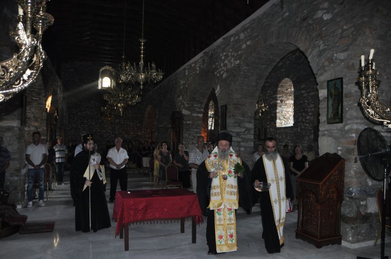 Ἁγιασμός - Θυρανοίξια καί Παράκληση στήν Παναγία Πετρούσας